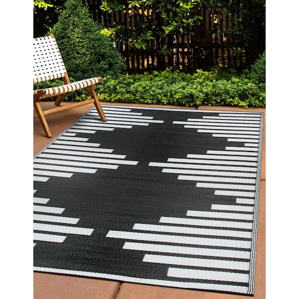 World Rug Gallery Bohemian Stripe Diamond Reversible Recycled Plastic 3' X 5' Black Outdoor Rug 6071BLACK3X5 - main